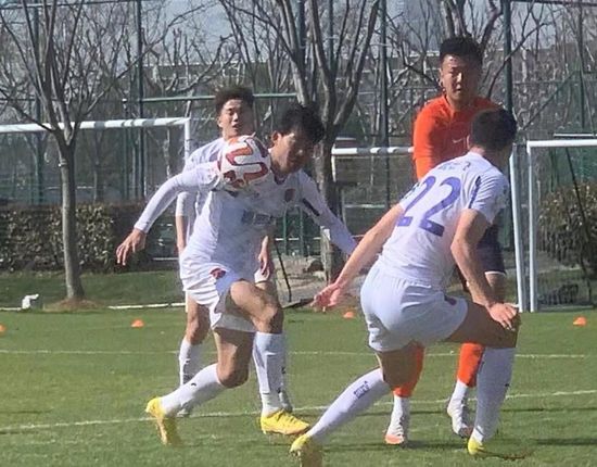 日韩激情免费视频